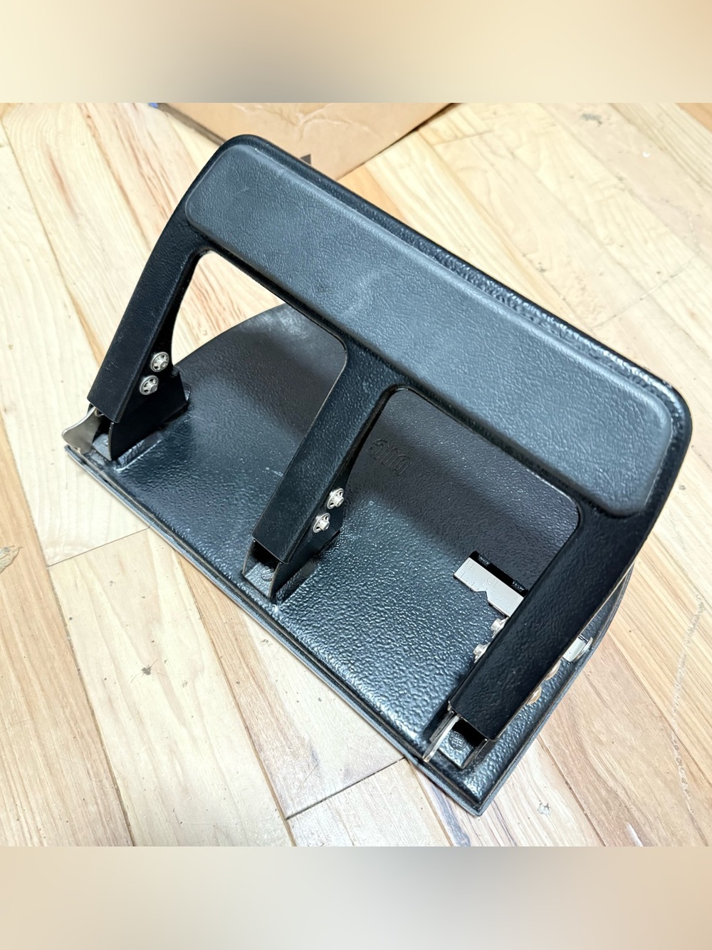 Heavy Duty 200+ Pages Three-Hole Paper Punch - Black